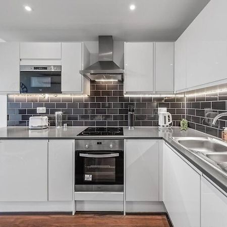 New Apartment 20 Mins From Waterloo London Bp36 Екстериор снимка